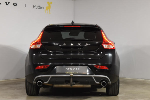 Volvo V40 T4 190PK Business Sport R-Design / Navigatie / Trekhaak / Leren bekleding / Stoelverwarming / Parkeersensoren v+a / Panoramadak / Achteruitrijcamera / Privacy Glass