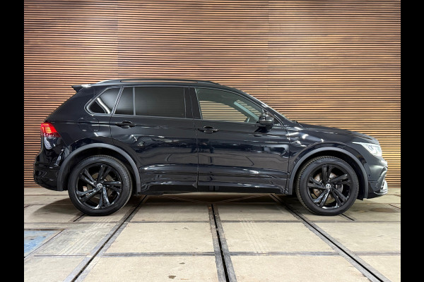 Volkswagen Tiguan 1.4 TSI eHybrid R-Line Business+ | Black Style | Half leer | 19' inch | Adaptive Cruise Control | Navigatie