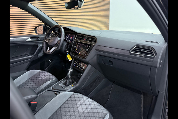 Volkswagen Tiguan 1.4 TSI eHybrid R-Line Business+ | Black Style | Half leer | 19' inch | Adaptive Cruise Control | Navigatie