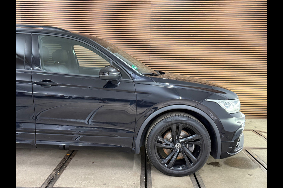 Volkswagen Tiguan 1.4 TSI eHybrid R-Line Business+ | Black Style | Half leer | 19' inch | Adaptive Cruise Control | Navigatie
