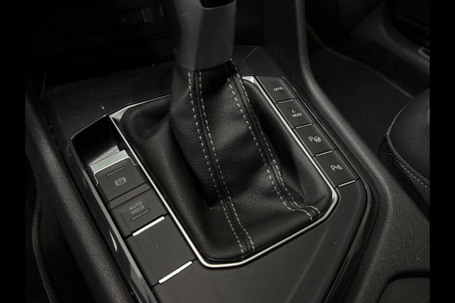 Volkswagen Tiguan 1.4 TSI eHybrid R-Line Business+ | Black Style | Half leer | 19' inch | Adaptive Cruise Control | Navigatie