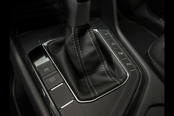 Volkswagen Tiguan 1.4 TSI eHybrid R-Line Business+ | Black Style | Half leer | 19' inch | Adaptive Cruise Control | Navigatie