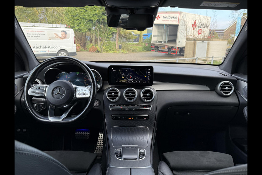 Mercedes-Benz GLC 300e 4MATIC AMG | Navi | Panorama | Trekhaak | Burmester |