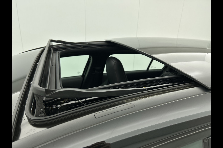 Mercedes-Benz A-Klasse 220 Premium Plus AMG-Line(Goed OnderH, Panorama, Carplay, Stoelen, StoelV, Camera, Navi, Etc)