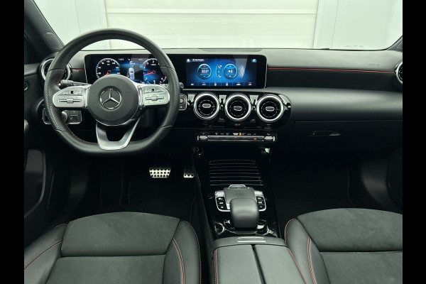 Mercedes-Benz A-Klasse 220 Premium Plus AMG-Line(Goed OnderH, Panorama, Carplay, Stoelen, StoelV, Camera, Navi, Etc)