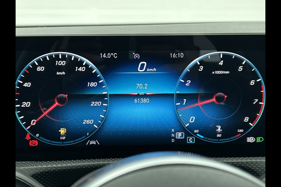 Mercedes-Benz A-Klasse 220 Premium Plus AMG-Line(Goed OnderH, Panorama, Carplay, Stoelen, StoelV, Camera, Navi, Etc)