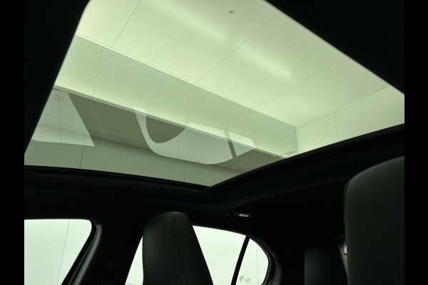 Mercedes-Benz A-Klasse 220 Premium Plus AMG-Line(Goed OnderH, Panorama, Carplay, Stoelen, StoelV, Camera, Navi, Etc)