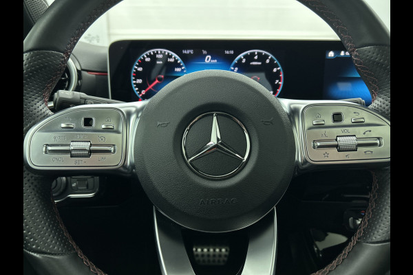Mercedes-Benz A-Klasse 220 Premium Plus AMG-Line(Goed OnderH, Panorama, Carplay, Stoelen, StoelV, Camera, Navi, Etc)