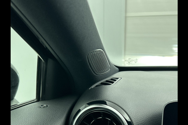 Mercedes-Benz A-Klasse 220 Premium Plus AMG-Line(Goed OnderH, Panorama, Carplay, Stoelen, StoelV, Camera, Navi, Etc)