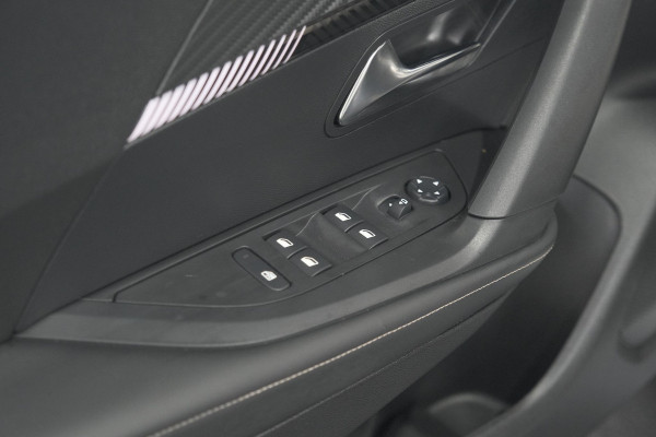 Peugeot 2008 Hybrid 136 e-DCS6 Allure | 360 Camera | Adaptieve Cruise Control | Dodehoekdetectie | Navigatie