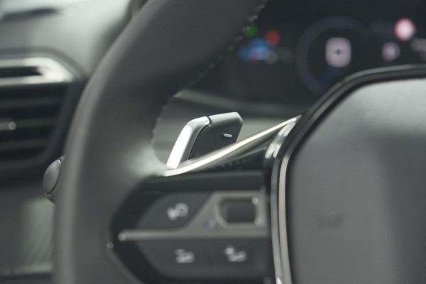 Peugeot 208 Hybrid 100 e-DCS6 Allure | Camera | Apple Carplay | Keyless Entry | Parkeersensoren