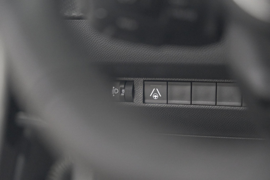 Peugeot 208 Hybrid 100 e-DCS6 Allure | Camera | Apple Carplay | Keyless Entry | Parkeersensoren