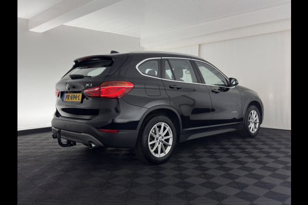 BMW X1 sDrive20i Executive (INCL-BTW) Aut. *LED-LIGHTS | NAVI-FULLMAP | COMFORT-SEATS | ECC | PDC | CRUISE | TOWBAR | 17''ALU*