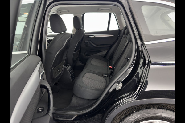 BMW X1 sDrive20i Executive (INCL-BTW) Aut. *LED-LIGHTS | NAVI-FULLMAP | COMFORT-SEATS | ECC | PDC | CRUISE | TOWBAR | 17''ALU*