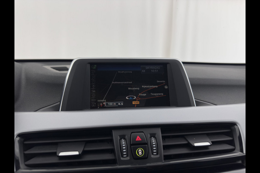 BMW X1 sDrive20i Executive (INCL-BTW) Aut. *LED-LIGHTS | NAVI-FULLMAP | COMFORT-SEATS | ECC | PDC | CRUISE | TOWBAR | 17''ALU*