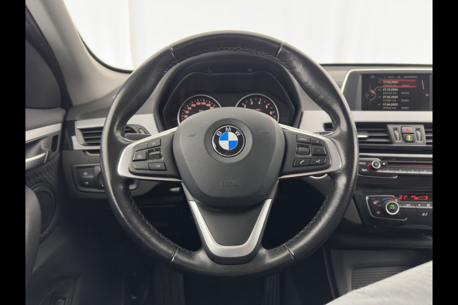 BMW X1 sDrive20i Executive (INCL-BTW) Aut. *LED-LIGHTS | NAVI-FULLMAP | COMFORT-SEATS | ECC | PDC | CRUISE | TOWBAR | 17''ALU*
