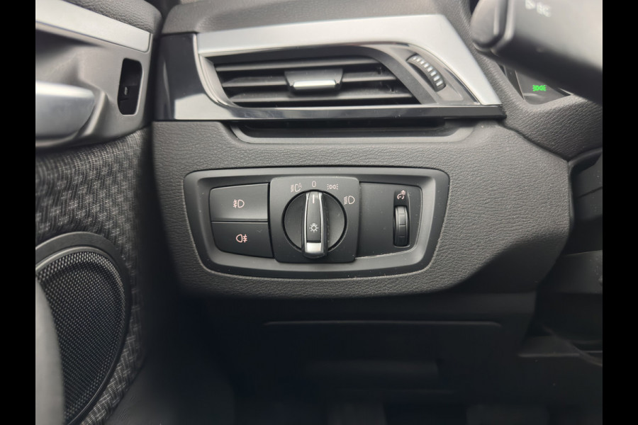 BMW X1 sDrive20i Executive (INCL-BTW) Aut. *LED-LIGHTS | NAVI-FULLMAP | COMFORT-SEATS | ECC | PDC | CRUISE | TOWBAR | 17''ALU*