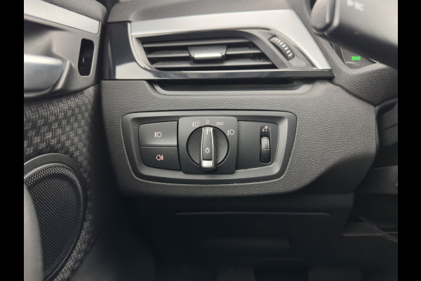 BMW X1 sDrive20i Executive (INCL-BTW) Aut. *LED-LIGHTS | NAVI-FULLMAP | COMFORT-SEATS | ECC | PDC | CRUISE | TOWBAR | 17''ALU*