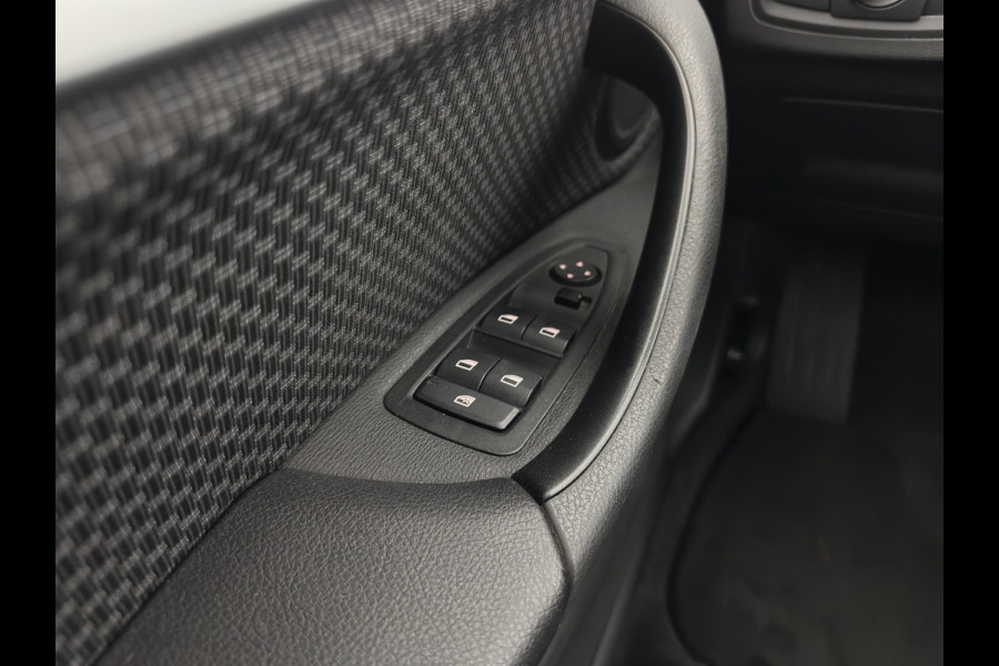 BMW X1 sDrive20i Executive (INCL-BTW) Aut. *LED-LIGHTS | NAVI-FULLMAP | COMFORT-SEATS | ECC | PDC | CRUISE | TOWBAR | 17''ALU*