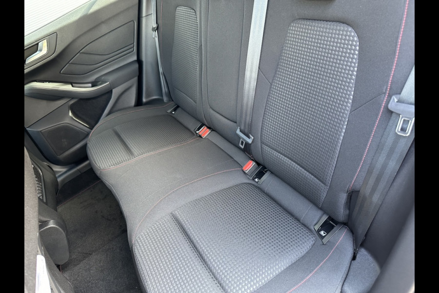 Ford FOCUS Wagon 125PK EBH ST Line X Driverpack | 18inch | Winterpack!