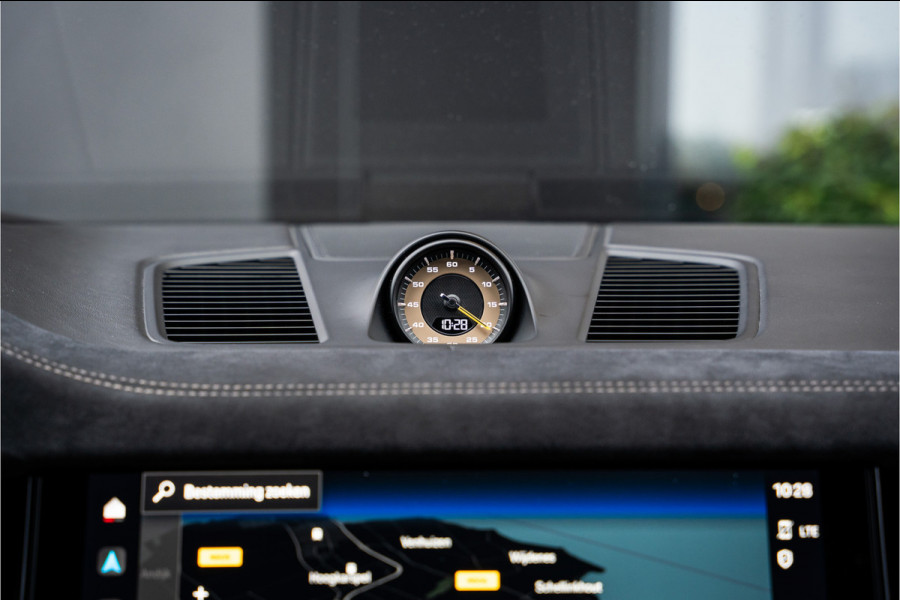 Porsche Cayenne Coupé 4.0 Turbo GT - Individual | Sport Chrono | Luchtvering | HUD