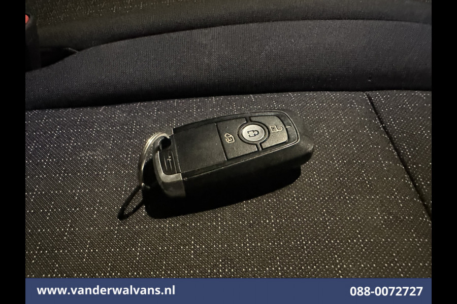 Ford Transit Custom 2.0 TDCI 136pk L2H1 Euro6 Airco | Camera | LED | Apple Carplay | Android Auto | Cruisecontrol Verwarmde voorruit, Parkeersensoren, Bijrijdersbank