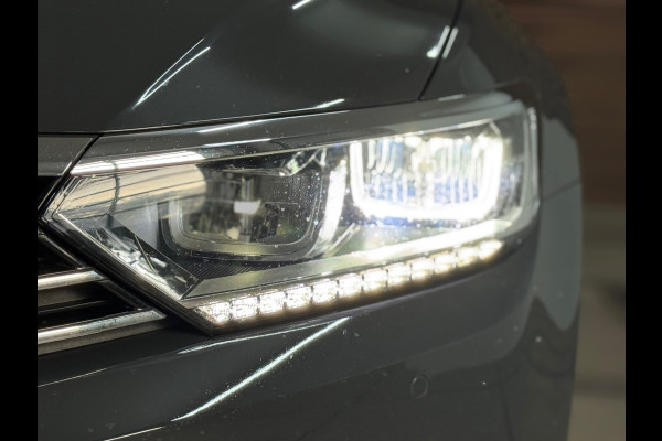 Volkswagen Passat Variant 1.4 TSI ACT Highline | Pano | Navi | Massagestoel | Camera | LED | Adaptive Cruise
