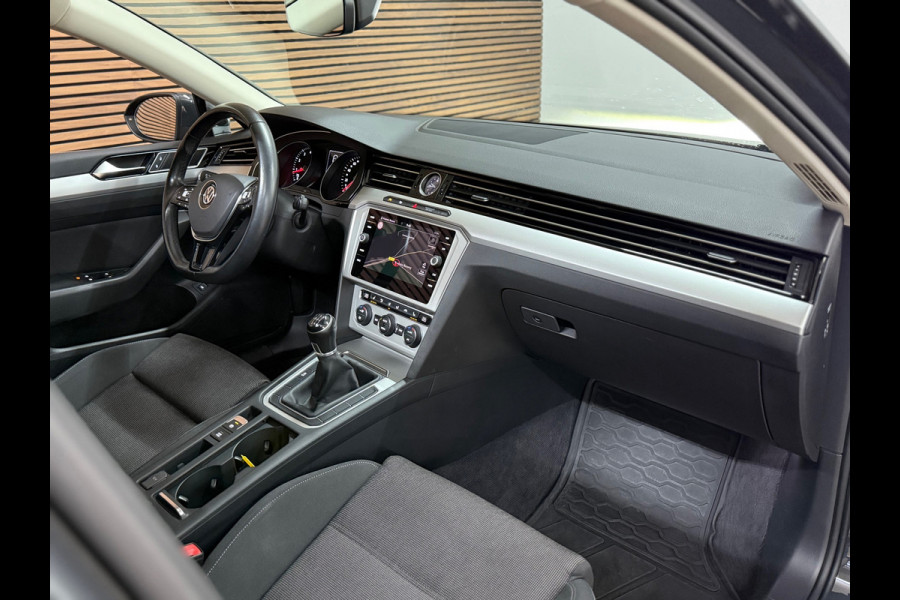 Volkswagen Passat Variant 1.4 TSI ACT Highline | Pano | Navi | Massagestoel | Camera | LED | Adaptive Cruise