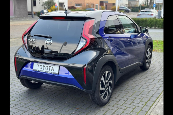 Toyota Aygo X 1.0 VVT-i MT Pulse Bi-tone | Juniper blue, 17 inch, Privacy glass, Apple CarPlay/Android auto, Airconditioning, Parkeercamera