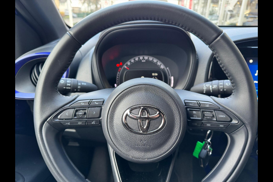 Toyota Aygo X 1.0 VVT-i MT Pulse Bi-tone | Juniper blue, 17 inch, Privacy glass, Apple CarPlay/Android auto, Airconditioning, Parkeercamera