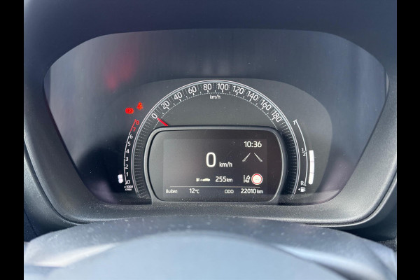 Toyota Aygo X 1.0 VVT-i MT Pulse Bi-tone | Juniper blue, 17 inch, Privacy glass, Apple CarPlay/Android auto, Airconditioning, Parkeercamera