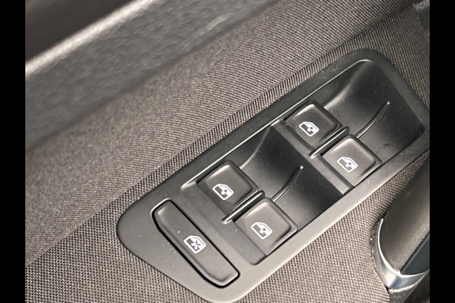 Volkswagen Golf 1.0 TSI Comfortline Business Automaat Carplay Adaptieve-cruise Climate-control