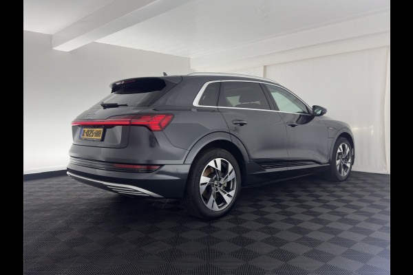 Audi e-tron 55 quattro Business edition Plus 95 kWh [ 3-Fase ] {SOH-88%} (INCL-BTW) *PANO | LUXURY-LEATHER | ADAPTIVE-CRUISE | FULL-LED | DIGI-COCKPIT | KEYLESS | MEMORY-PACK | CAMERA | NAVI-FULLMAP | SHIFT-PADDLES | DAB+ | COMFORT-SEATS | 20''ALU*