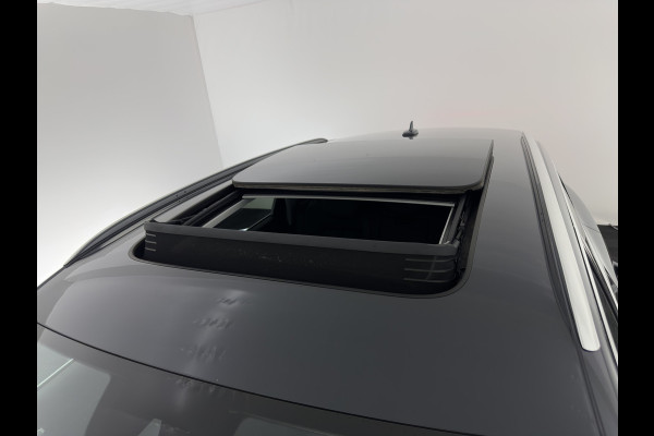 Audi e-tron 55 quattro Business edition Plus 95 kWh [ 3-Fase ] {SOH-88%} (INCL-BTW) *PANO | LUXURY-LEATHER | ADAPTIVE-CRUISE | FULL-LED | DIGI-COCKPIT | KEYLESS | MEMORY-PACK | CAMERA | NAVI-FULLMAP | SHIFT-PADDLES | DAB+ | COMFORT-SEATS | 20''ALU*