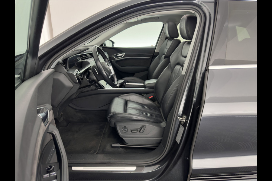 Audi e-tron 55 quattro Business edition Plus 95 kWh [ 3-Fase ] {SOH-88%} (INCL-BTW) *PANO | LUXURY-LEATHER | ADAPTIVE-CRUISE | FULL-LED | DIGI-COCKPIT | KEYLESS | MEMORY-PACK | CAMERA | NAVI-FULLMAP | SHIFT-PADDLES | DAB+ | COMFORT-SEATS | 20''ALU*