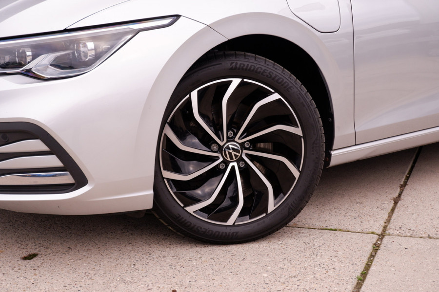 Volkswagen Golf 1.4 eHybrid Style PHEV | Elek. Trekhaak | Q-Light | Carplay | Memory | Navi | Sfeerverlichting