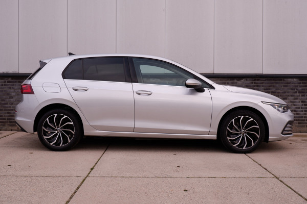 Volkswagen Golf 1.4 eHybrid Style PHEV | Elek. Trekhaak | Q-Light | Carplay | Memory | Navi | Sfeerverlichting
