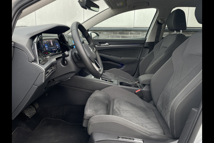 Volkswagen Golf 1.4 eHybrid Style PHEV | Elek. Trekhaak | Q-Light | Carplay | Memory | Navi | Sfeerverlichting
