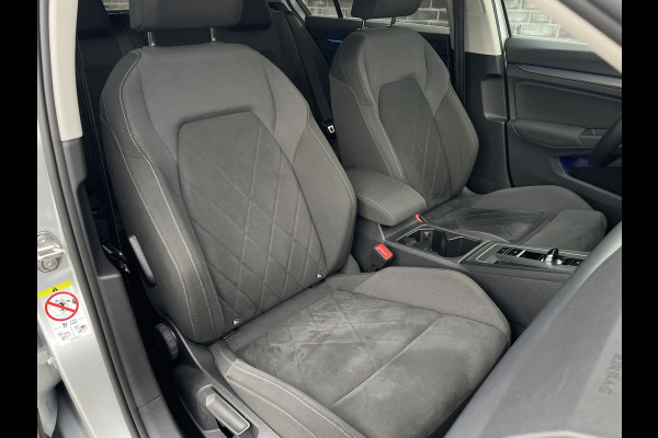 Volkswagen Golf 1.4 eHybrid Style PHEV | Elek. Trekhaak | Q-Light | Carplay | Memory | Navi | Sfeerverlichting