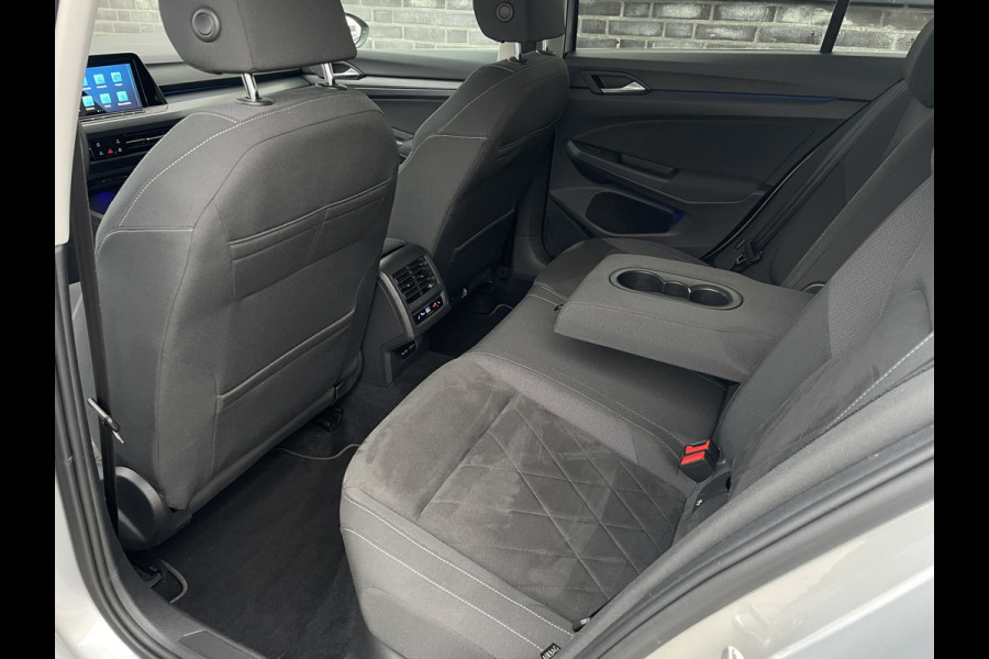 Volkswagen Golf 1.4 eHybrid Style PHEV | Elek. Trekhaak | Q-Light | Carplay | Memory | Navi | Sfeerverlichting
