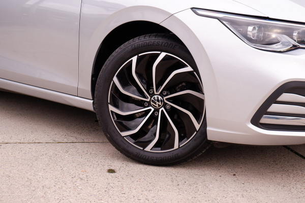 Volkswagen Golf 1.4 eHybrid Style PHEV | Elek. Trekhaak | Q-Light | Carplay | Memory | Navi | Sfeerverlichting