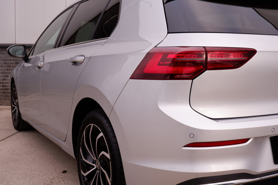 Volkswagen Golf 1.4 eHybrid Style PHEV | Elek. Trekhaak | Q-Light | Carplay | Memory | Navi | Sfeerverlichting