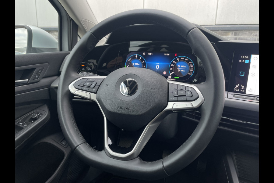 Volkswagen Golf 1.4 eHybrid Style PHEV | Elek. Trekhaak | Q-Light | Carplay | Memory | Navi | Sfeerverlichting