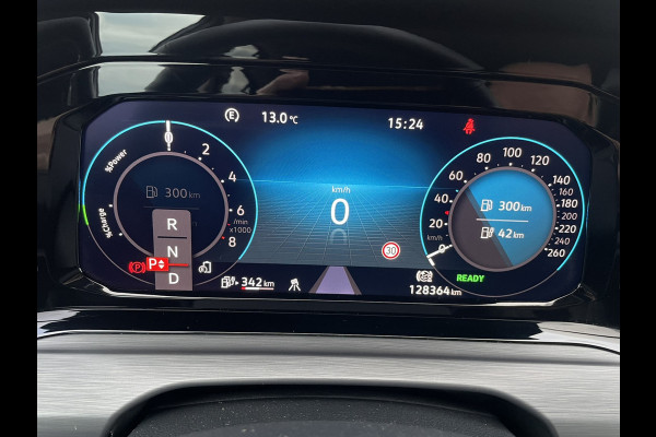 Volkswagen Golf 1.4 eHybrid Style PHEV | Elek. Trekhaak | Q-Light | Carplay | Memory | Navi | Sfeerverlichting