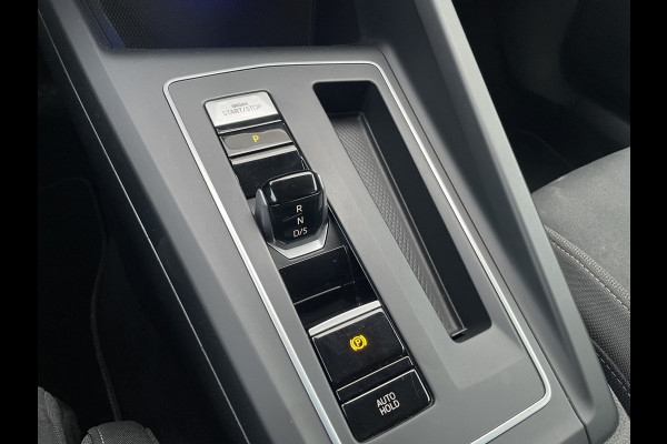 Volkswagen Golf 1.4 eHybrid Style PHEV | Elek. Trekhaak | Q-Light | Carplay | Memory | Navi | Sfeerverlichting