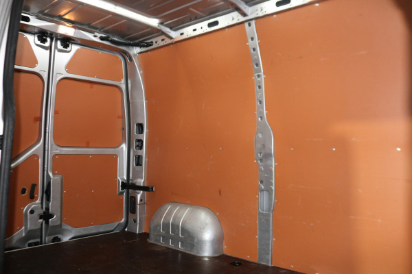 Renault Master 2.3 dCi 135pk L2 H2 Work Edition Airco Navigatie Camera