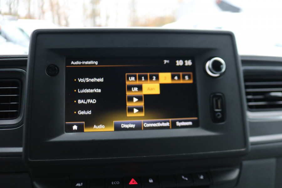 Renault Master 2.3 dCi 135pk L2 H2 Work Edition Airco Navigatie Camera