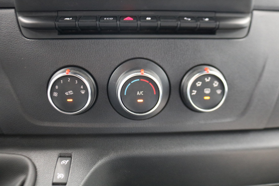 Renault Master 2.3 dCi 135pk L2 H2 Work Edition Airco Navigatie Camera