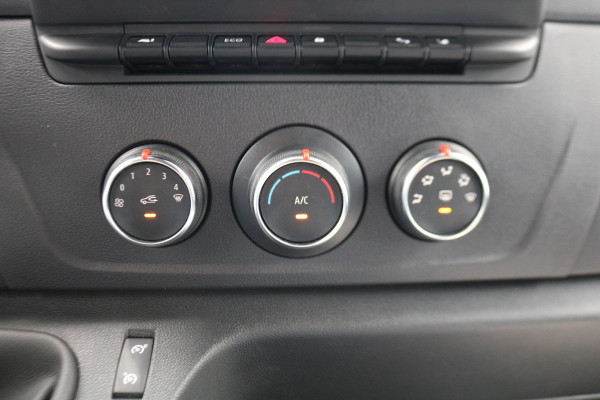 Renault Master 2.3 dCi 135pk L2 H2 Work Edition Airco Navigatie Camera