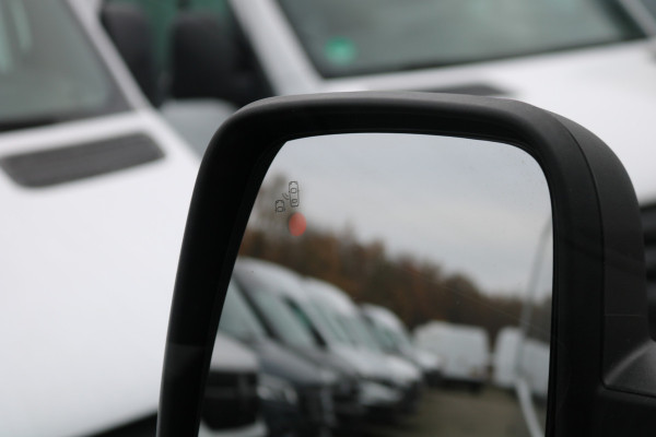 Renault Master 2.3 dCi 135pk L2 H2 Work Edition Airco Navigatie Camera